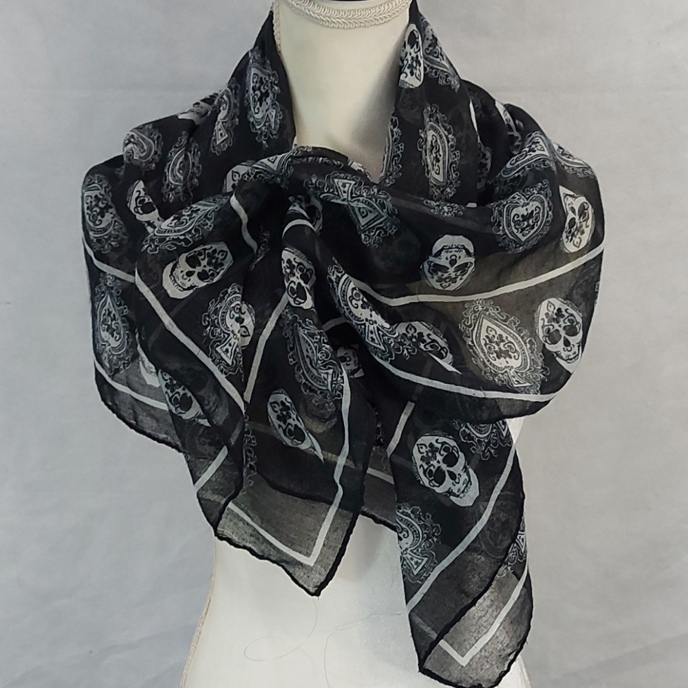 Skulls Black White Square Scarf Head Piece L15